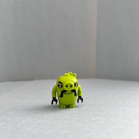 Lego Other - LEGO The Angry Birds Movie Biker Pig Minifigure